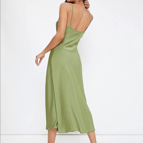 Sage green satin dress - Picture 2 of 2